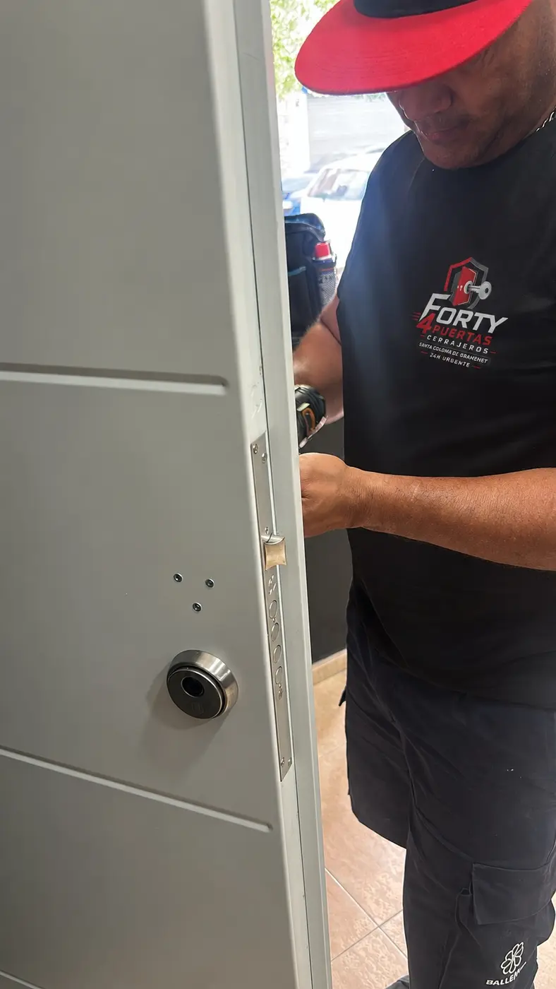 Instalación de cerradura de seguridad en Santa Coloma de Gramenet